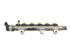 Einspritzleiste Kraftstoffverteiler 0445214155 8200842432 0281002800 Bosch 2.0 DCI Renault