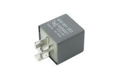Relais Kraftstoffpumpe Benzinpumpe 4D0951253 B17805 VW Audi Skoda Borsehung