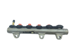 Einspritzleiste Kraftstoffverteiler Bosch Renault 0445214155 8200842432 2.0 DCI